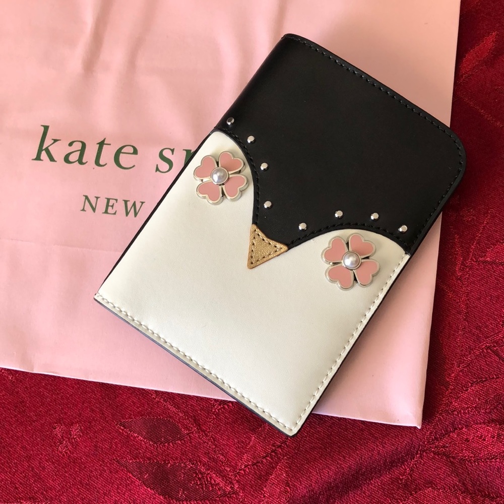 Kate Spade Frosty Passport Holder/New